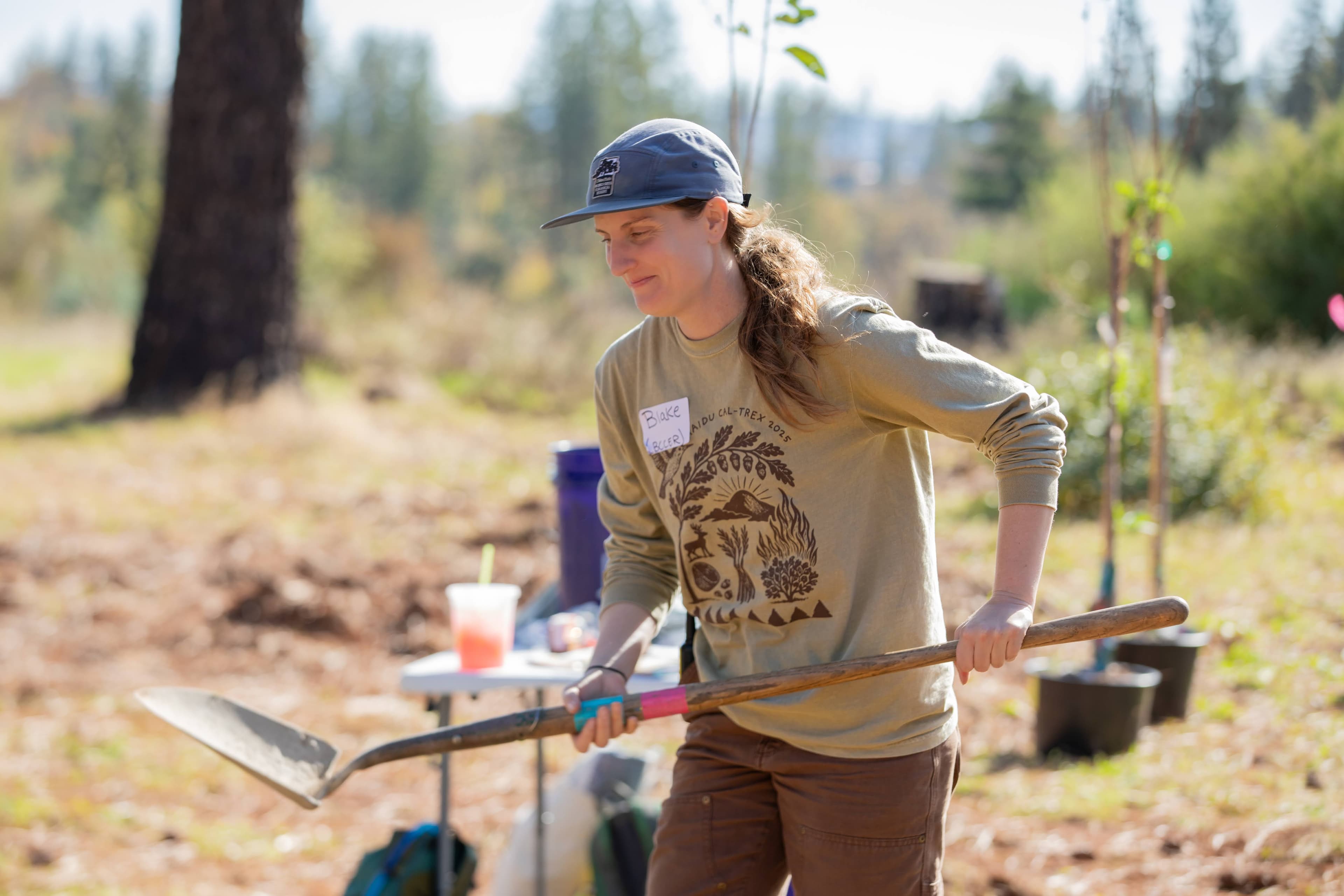 Volunteer vegetation management work
